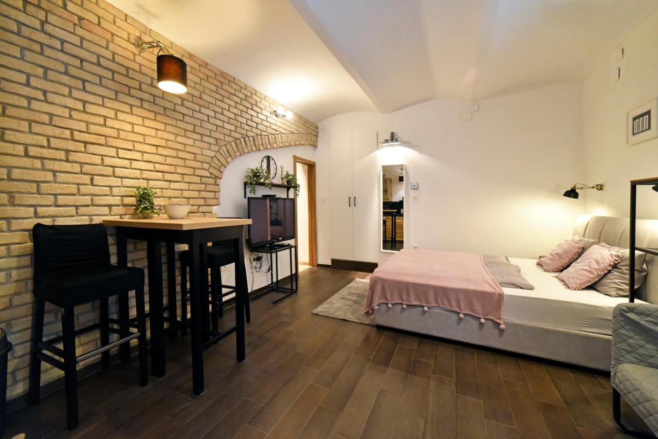 Manuela Varsavska Studio Apartments Zagreb Bagian luar foto
