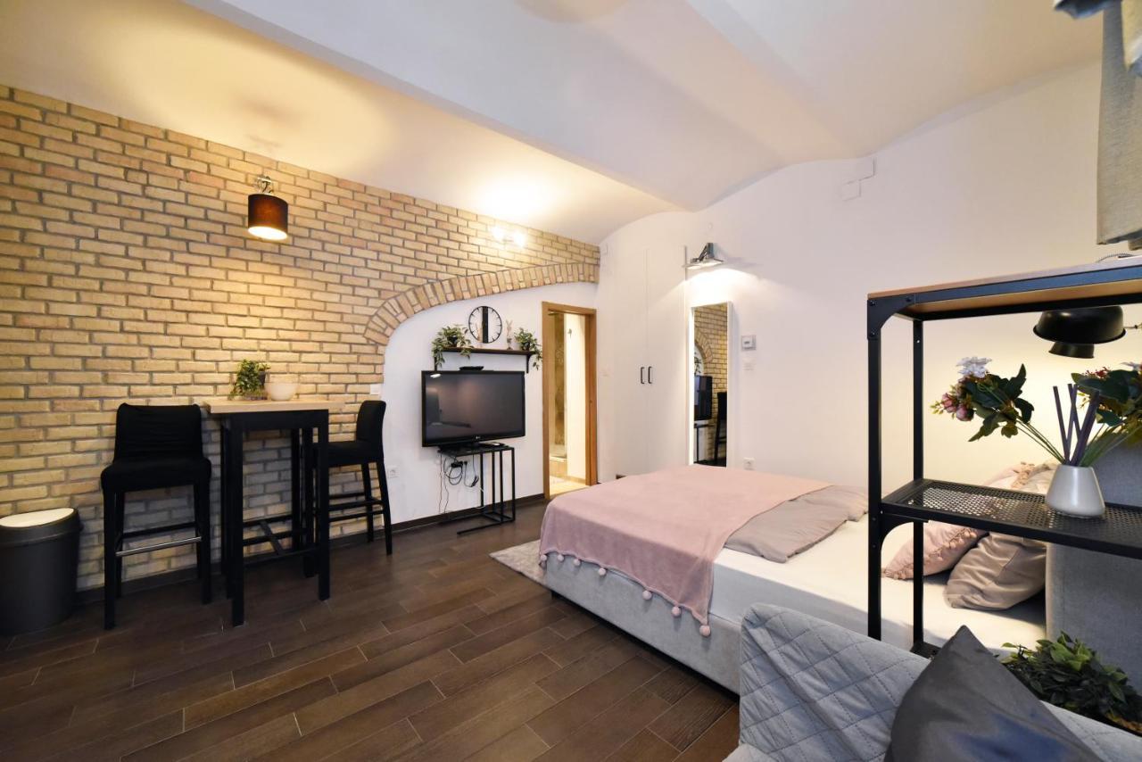 Manuela Varsavska Studio Apartments Zagreb Bagian luar foto